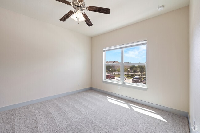 1BR, 1BA - 740SF - Bedroom