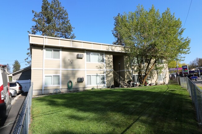 Building Photo - 917 S Maple St Unit 3