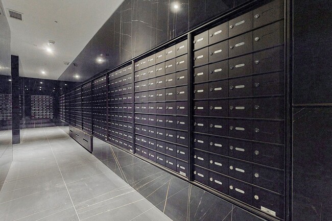 Photo - 11 Yorkville Ave Unit 2112