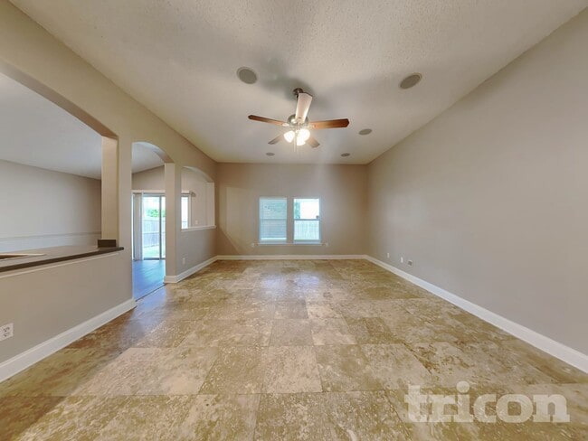 Photo - 1105 Maple Ln