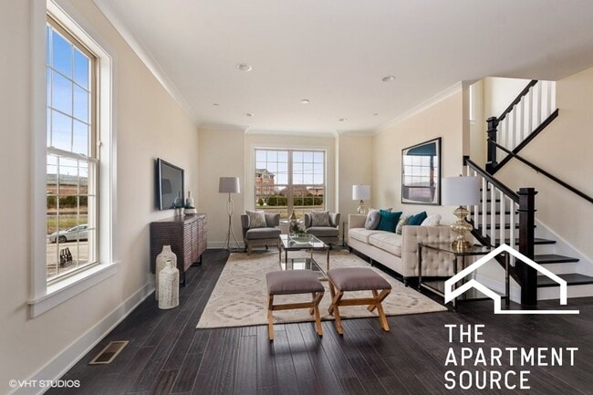 Photo - 704 Elm St Townhome