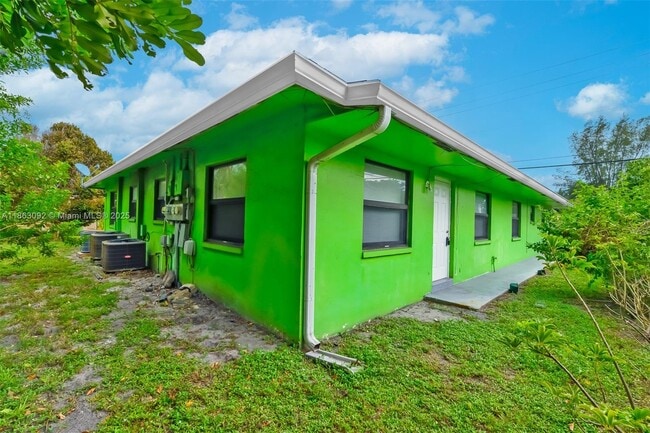 Building Photo - 1451 NW 19th St Unit 2 Rental