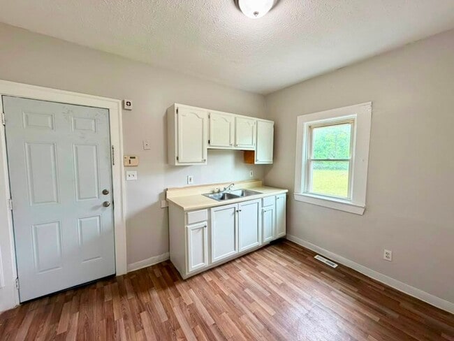 Photo - 3454 E 118th St