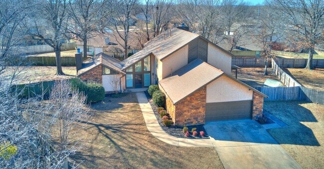 Photo - 2605 W Washington Cir