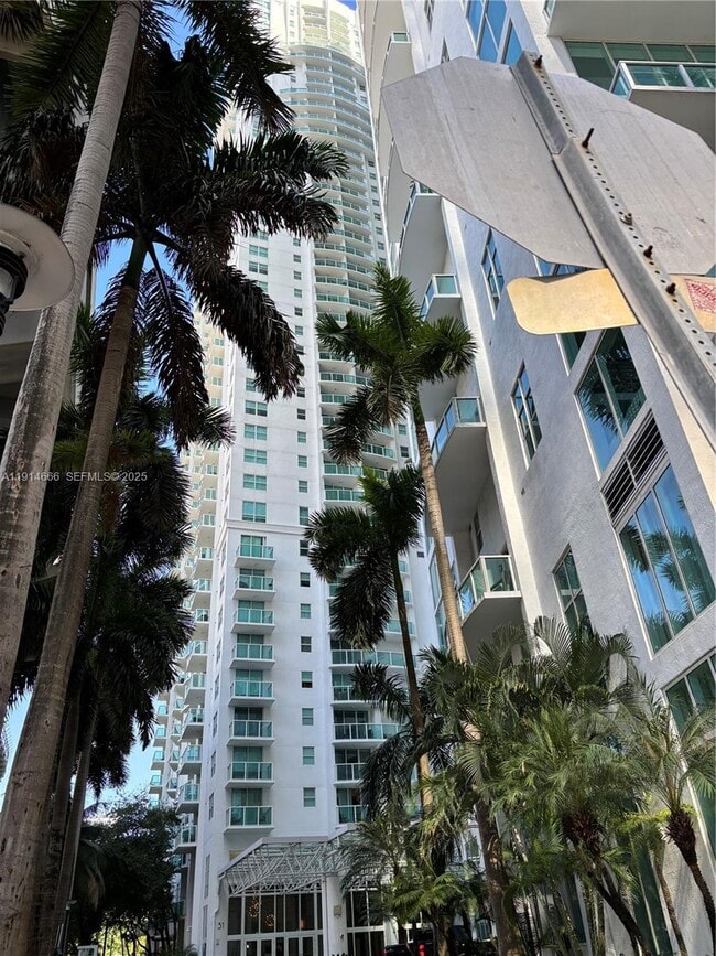 Photo - 31 SE 5th St Unidad 2103