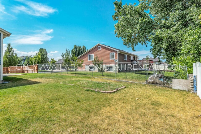 Photo - 884 W 1400 S