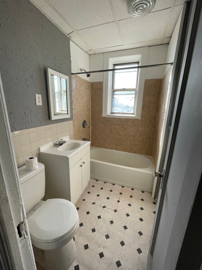 242 Lexington Ave, #6 Unit 6