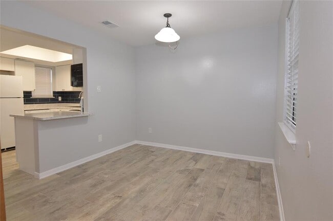 Photo - 8912 Circle Dr