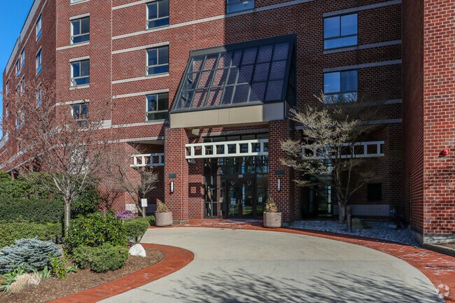 199 Coolidge Ave entrance - Crossroads on the Charles