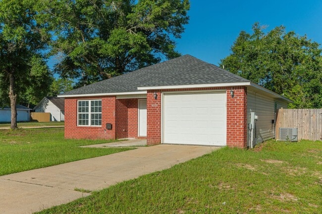 Photo - North Crestview Home!