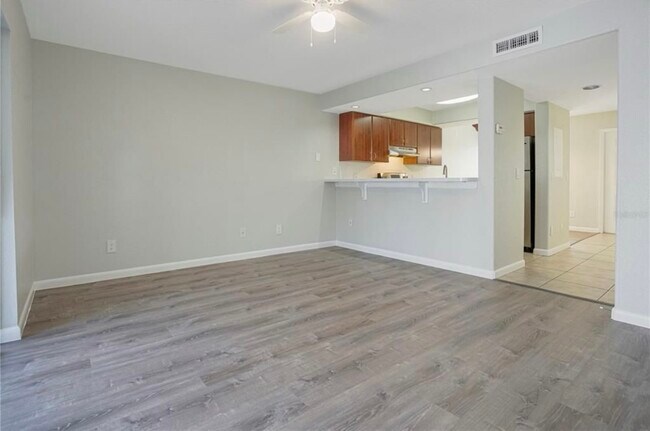 Photo - 4912 25th St W