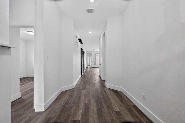 Photo - 104 Joseph Hawkins Ln