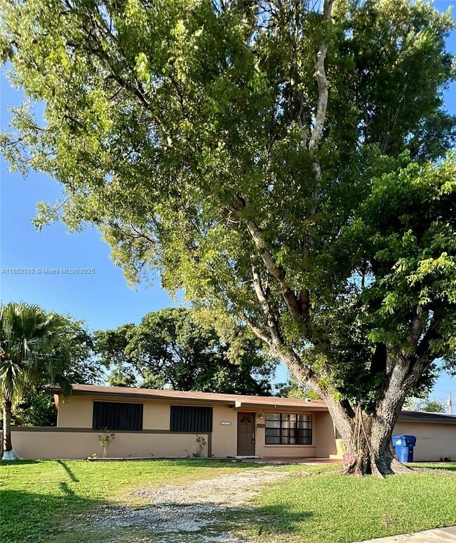 Building Photo - 10110 Pan American Dr Rental