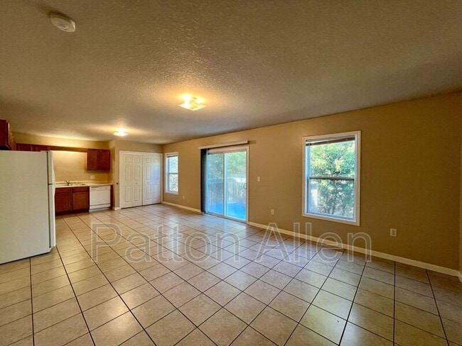 Photo - 6 Zell Ln Unit Apt C