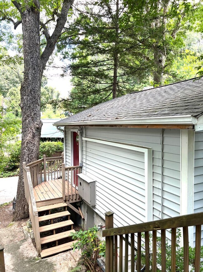 Photo - 1 Bedroom cottage, great Asheville location!