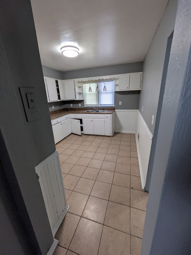 Photo - 4405 Silvis Rd