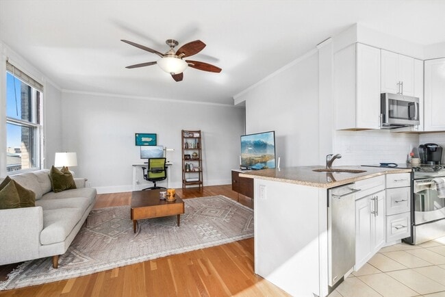 Photo - 21 Beacon St Unit 9H