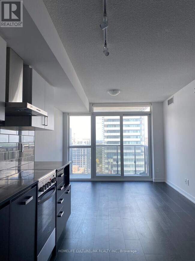 Photo - 125 Redpath Ave Unité 2204