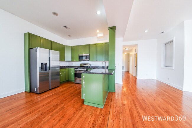 Photo - 5172 S Michigan Ave Unidad 2