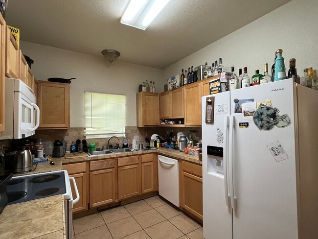 Photo - 547 E Crow St