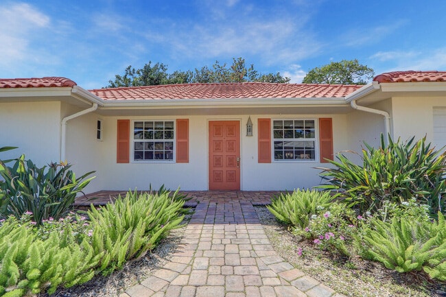 Photo - 8574 SE Seagrape Way