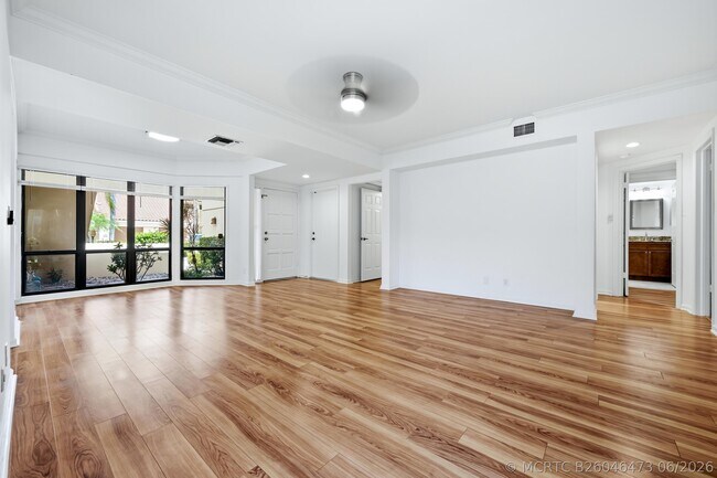 Photo - 101 Waterview Dr