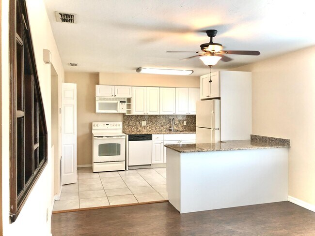 Photo - 8110 Lake San Carlos Cir