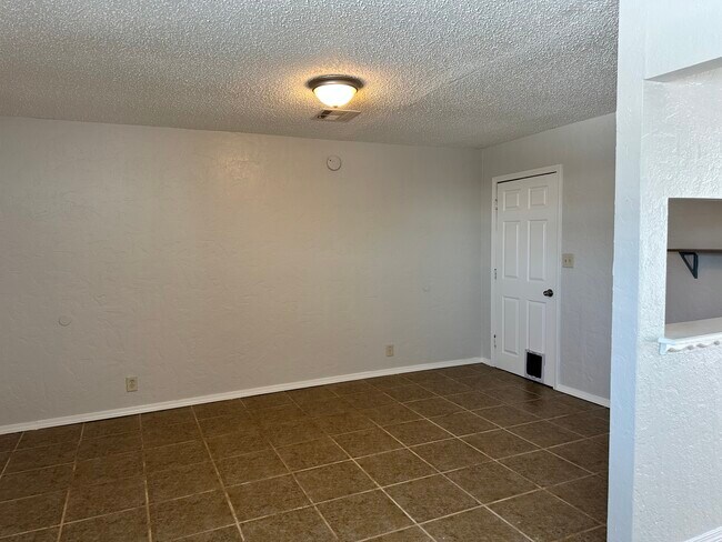 Photo - 6321 Johnnie Terrace