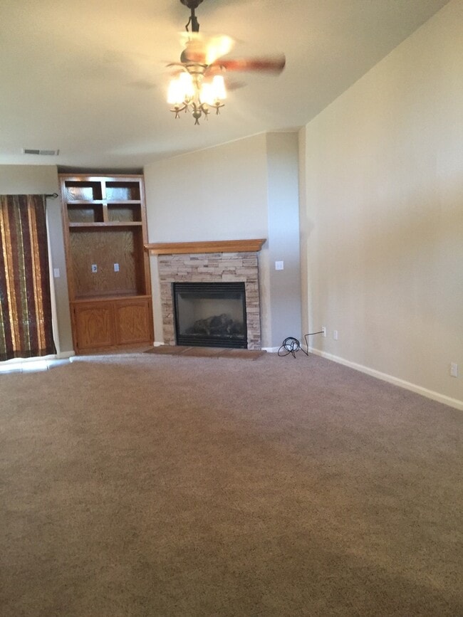 Photo - Beautiful 3 bed 2 bath West side of Madera