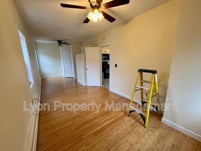 Photo - 2 Proctor Pl Unit 2