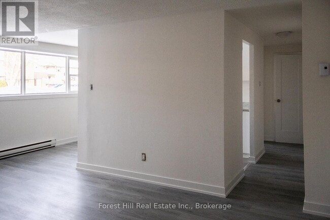 Photo - 102 - 176 EIGHTH STREET Unité 102