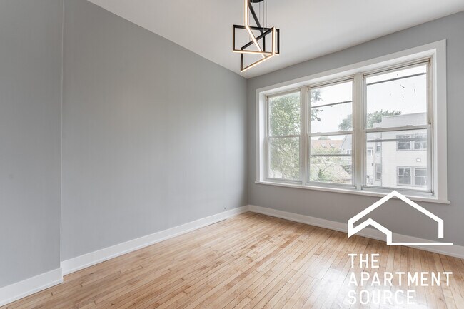 Photo - 1918 N Wilmot Ave Unit 1922-1r