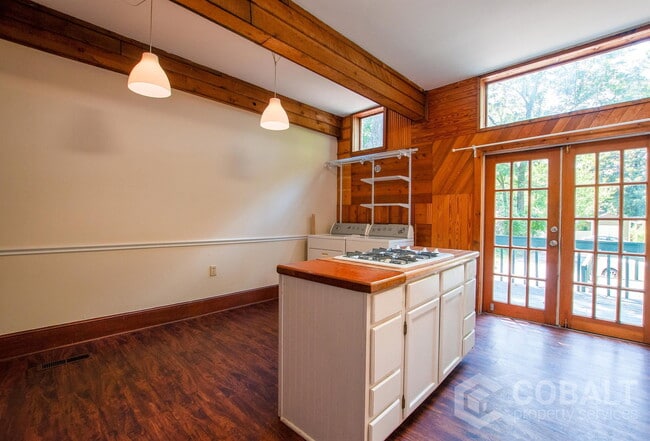 Photo - 856 Monroe Dr NE Unit B