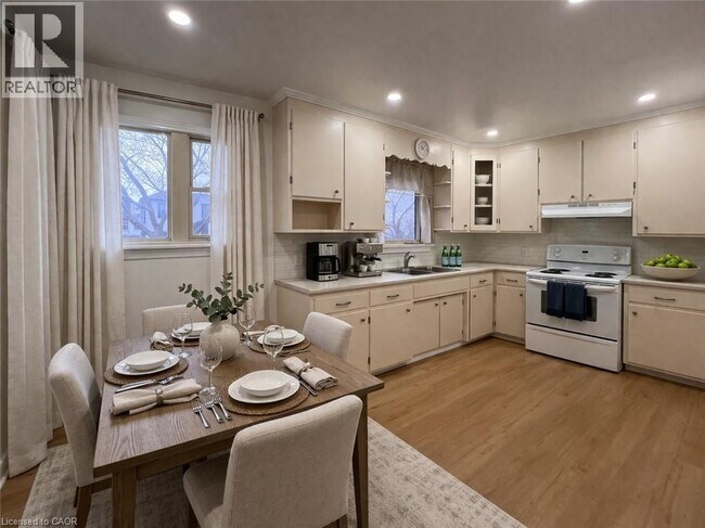 Photo - 148 Siebert Ave