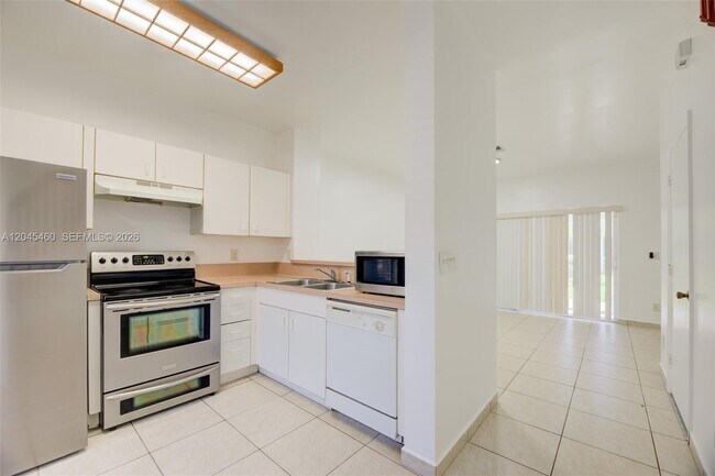 Photo - 728 SW 122nd Ave