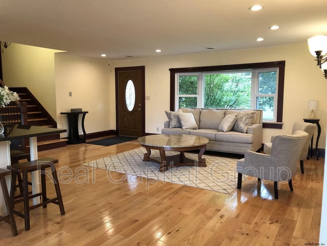 Photo - 91 Berkshire Blvd