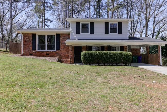 Building Photo - Beautiful Tucker Home!