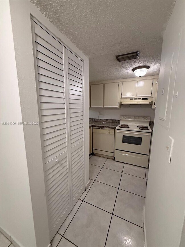 9917 W Okeechobee Rd Unit 3-510