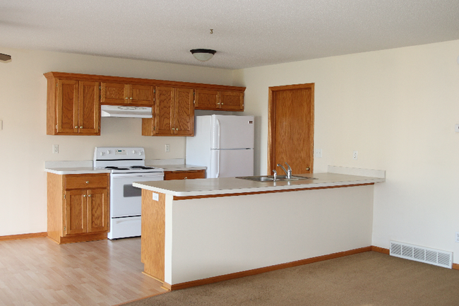 Building Photo - 301 8th Ave W Rental