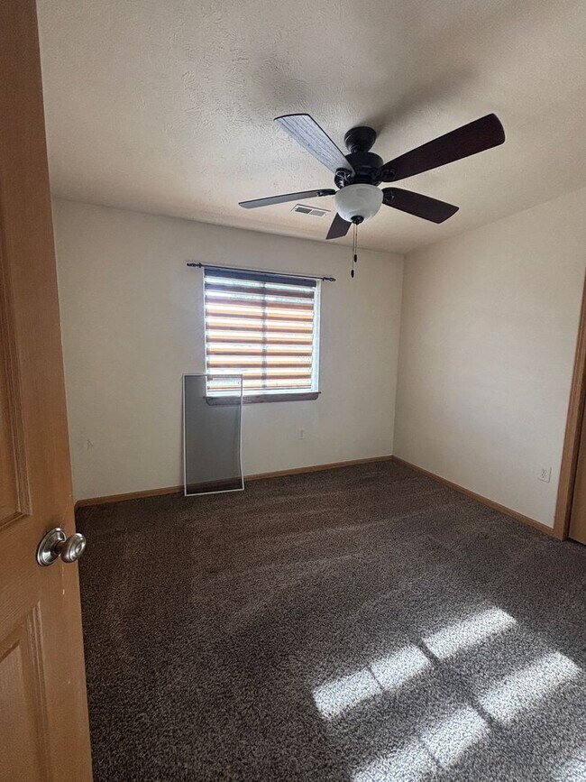 Photo - For Rent – 3 Bedroom | 1 Bathroom | Fully Fenced Yard