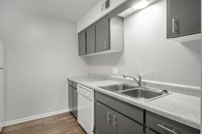 Photo - Hillside Apartments