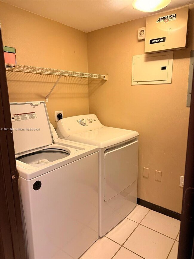 Photo - 2457 Centergate Dr Unit 207