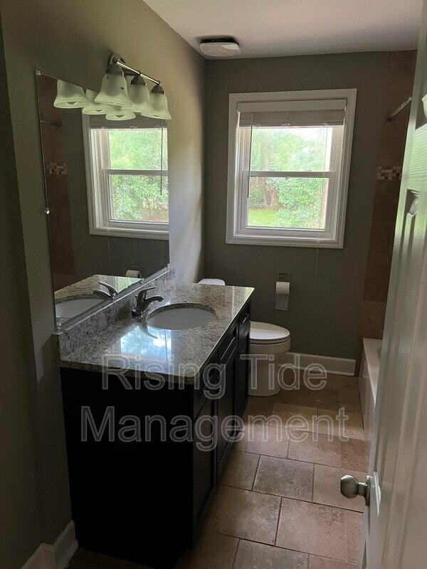 Photo - 3714 Honeysuckle Rd