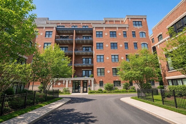 Building Photo - 2811 N Bell Ave Unit 101