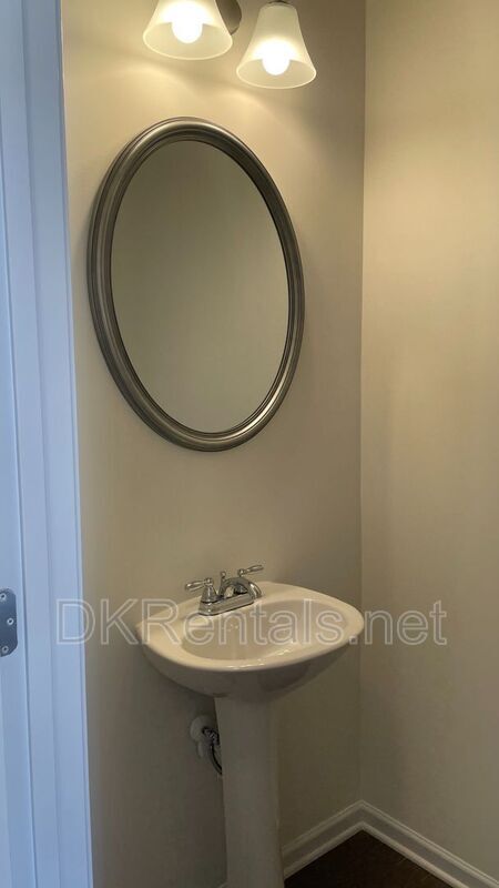 Photo - 135 Bryon Ln