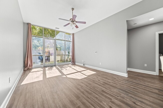 Photo - 655 Riverside Dr