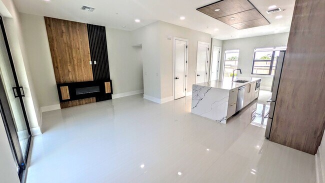 Photo - 2194 Fruitville Rd