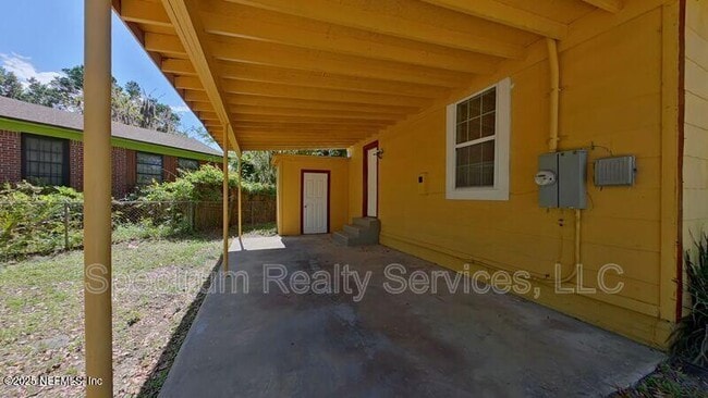 Photo - 1162 Lake Forest Blvd