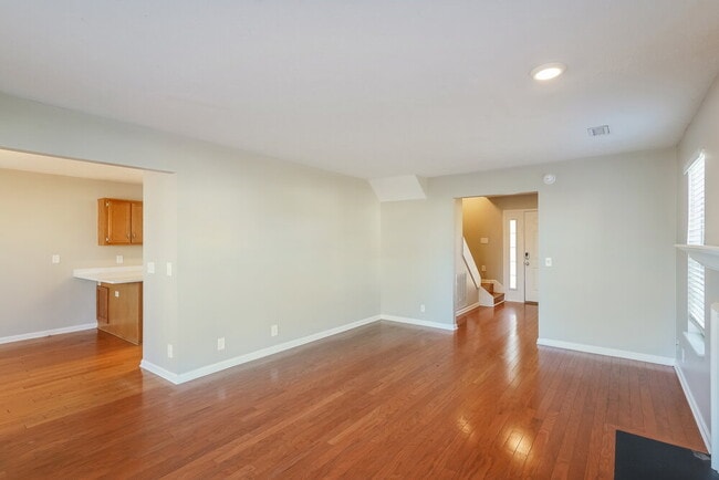 Photo - 901 Bexhill Ct S