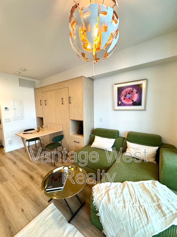 Building Photo - 1488-1488 Bertram St